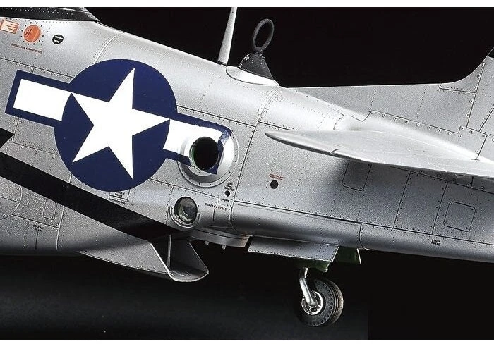 Tamiya P-51D/K Mustang Pacific Theater surenkamas naikintuvo modelis 1/32, 60323