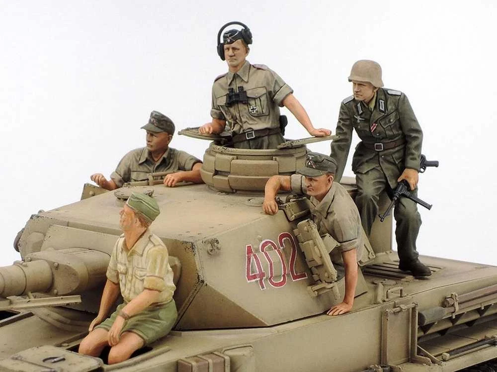 Tamiya Panzer IV Ausf F su motociklu, Šiaurės Afrika 1/35 rinkinys