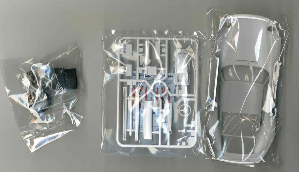 Tamiya Porsche 911 GT2 Road Version 1/24 plastikinis surinkimo rinkinys