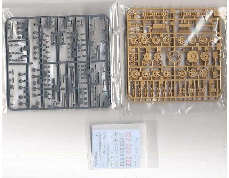 Tamiya Sd.Kfz. 251/1 Ausf.D šarvuotis 1/48 plastikinis rinkinys 32564
