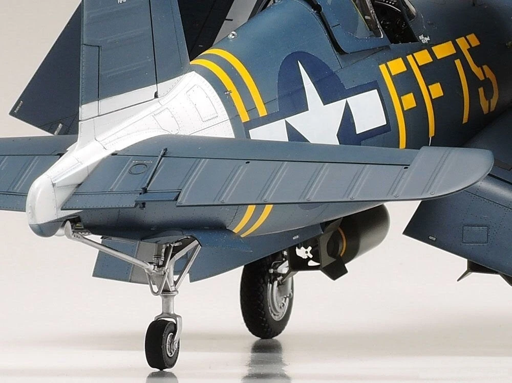 Tamiya Vought F4U-1D Corsair 1/32 plastikinis surenkamas lėktuvo modelis