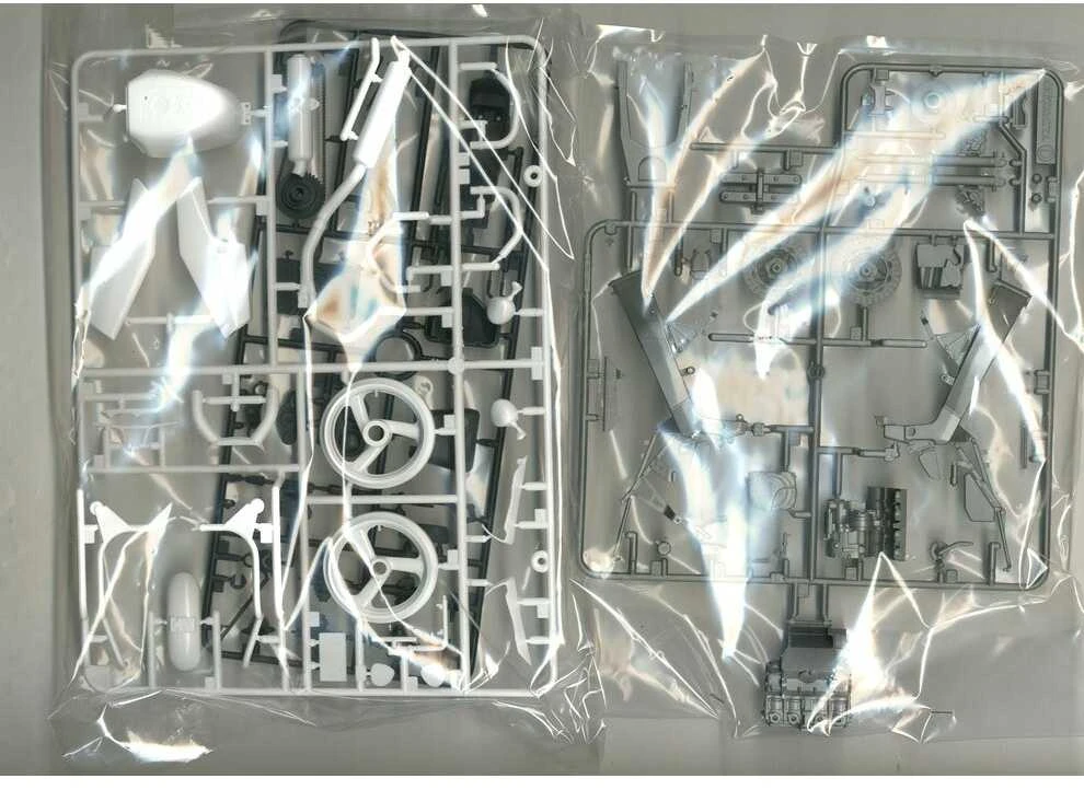 Tamiya Yamaha FZR750R OW01 1/12 plastikinis motociklo modelis