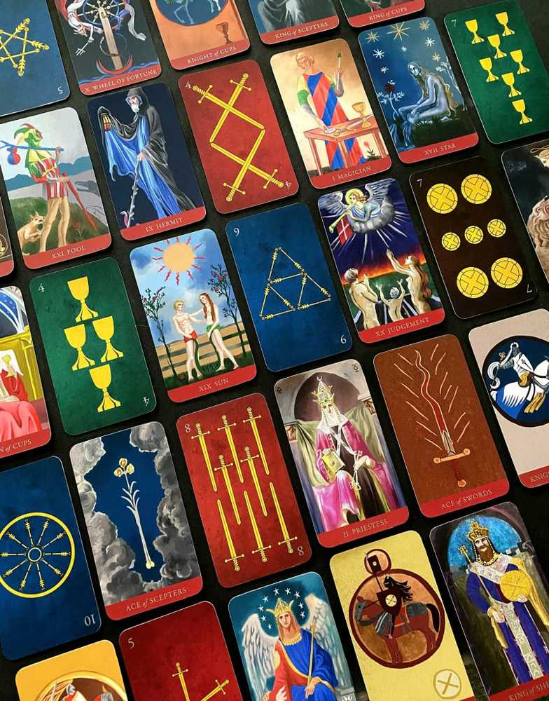KNYGA Schiffer Publishing Tarot Medieval Kortos