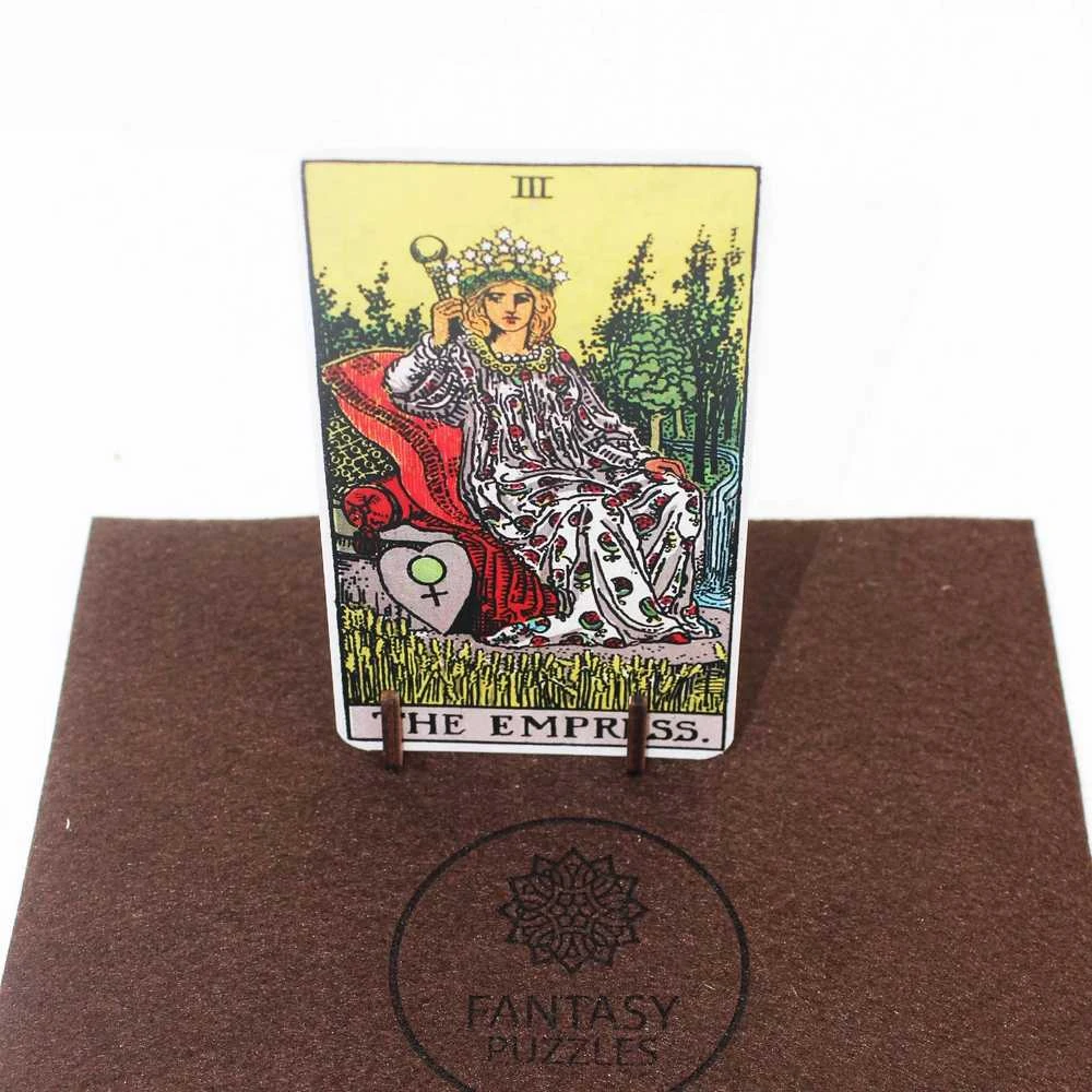 Fantasy Puzzles Medinė dėlionė Taro Imperatorė (Rider–Waite), 250 detalių, unikalių formų