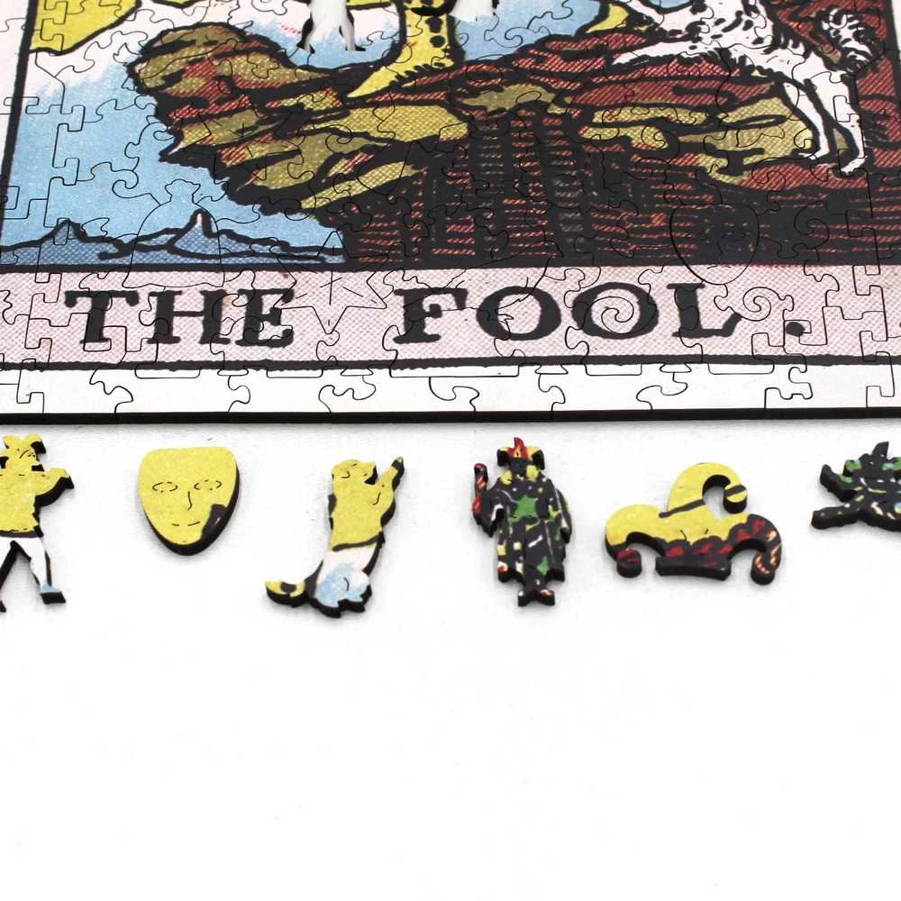 Fantasy Puzzles Taro Kvailys (Rider–Waite) medinė dėlionė, 250 det., rankų darbo, suaugusiems