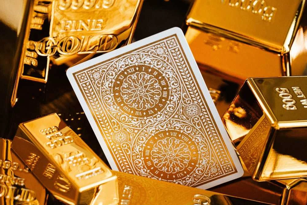 Theory 11 Tycoon Midas Edition jubiliejinės auksinės žaidimo kortos magijai