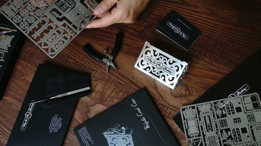 Time For Machine Perfecto Card Case - metalinio konstruktoriaus komplektas