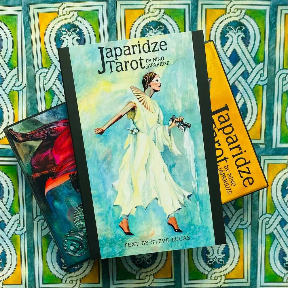 Us Games Systems Japaridze ir knyga Tarot kortos