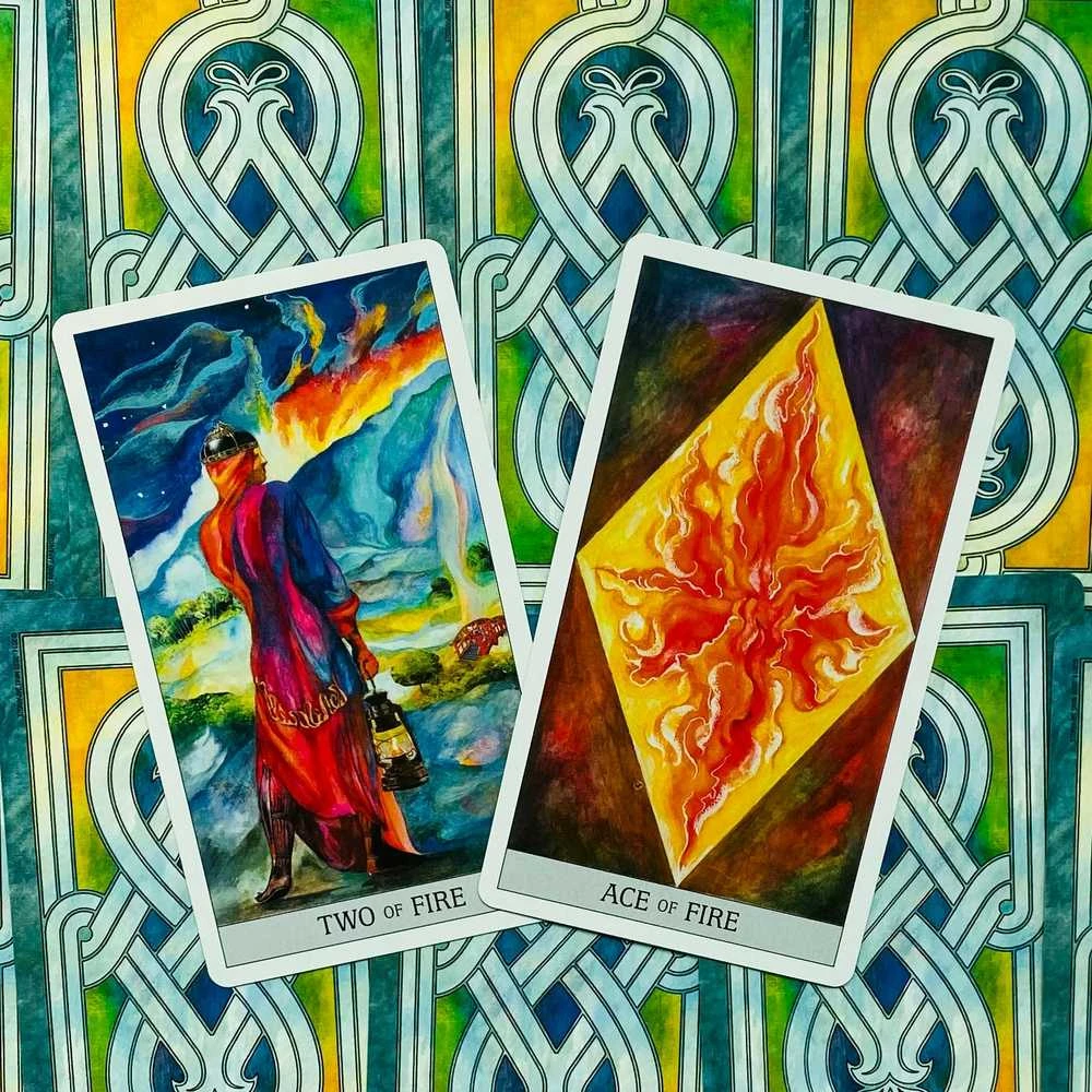 Us Games Systems Japaridze ir knyga Tarot kortos