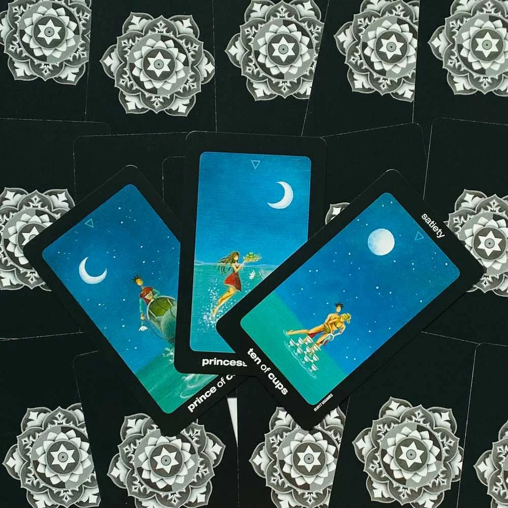 US Games Systems Sun And Moon Taro Kortos Skardinėje Dėžutėje