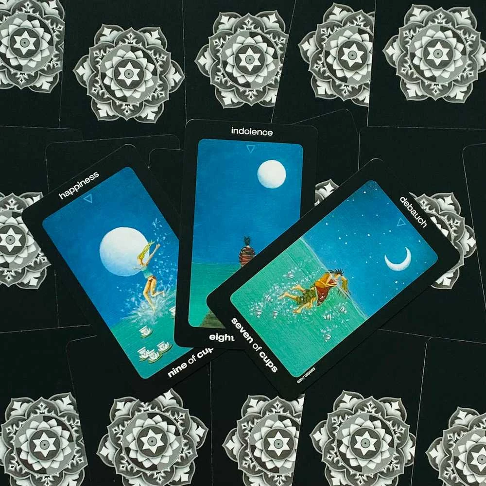 US Games Systems Sun And Moon Taro Kortos Skardinėje Dėžutėje