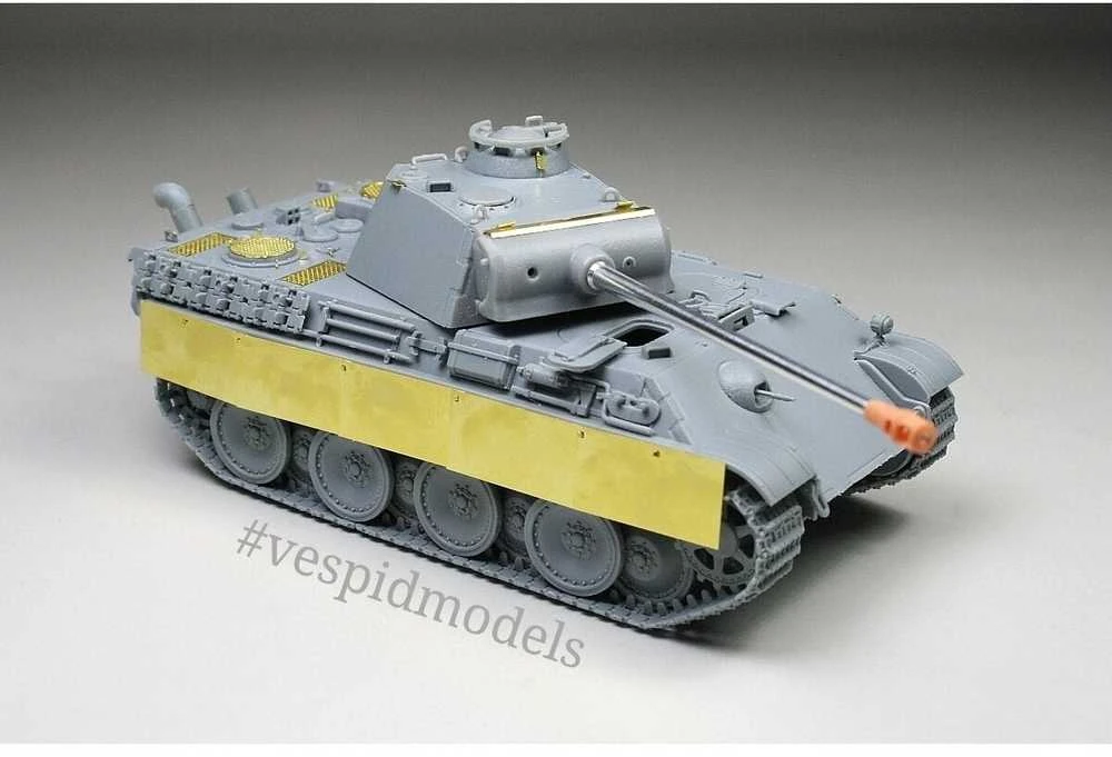 Vespid Models Pz.Kpfw. V Panther Ausf. G (vėlyva) tanko modelis 1/72