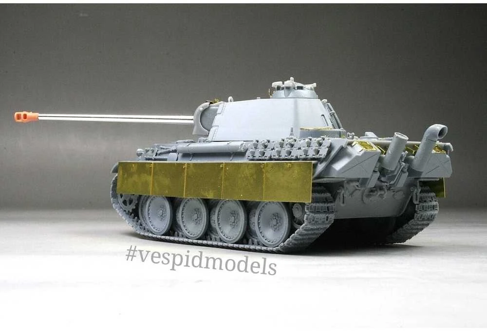 Vespid Models Pz.Kpfw. V Panther Ausf. G (vėlyva) tanko modelis 1/72