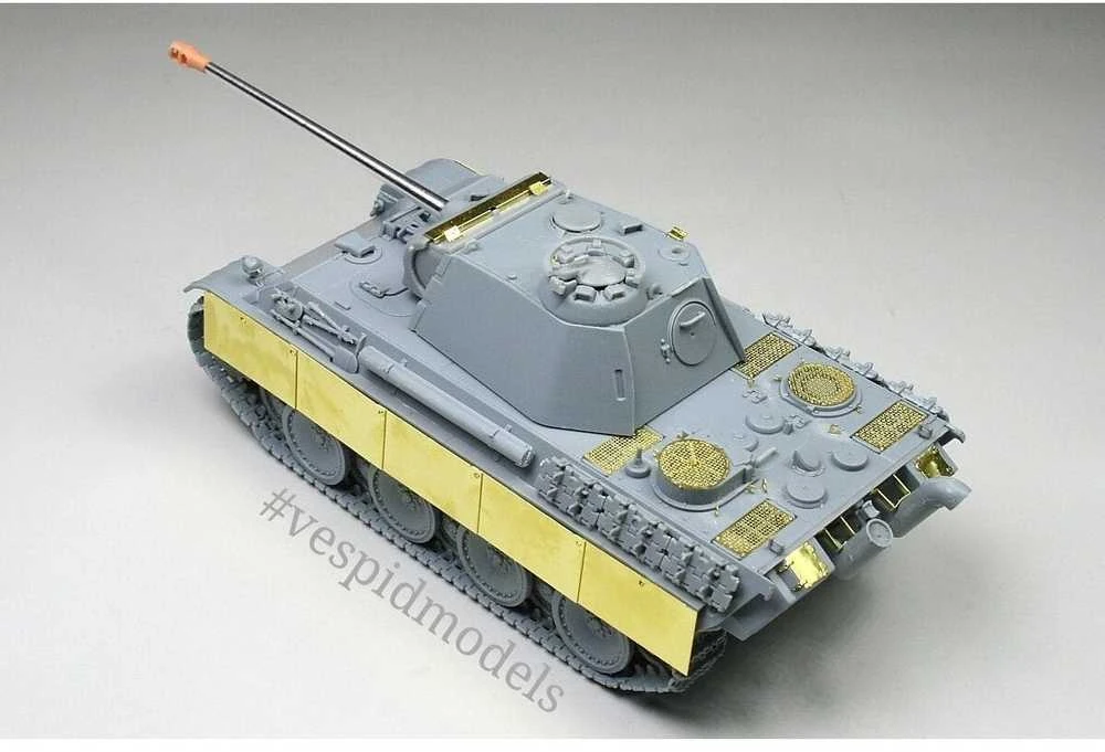 Vespid Models Pz.Kpfw. V Panther Ausf. G (vėlyva) tanko modelis 1/72