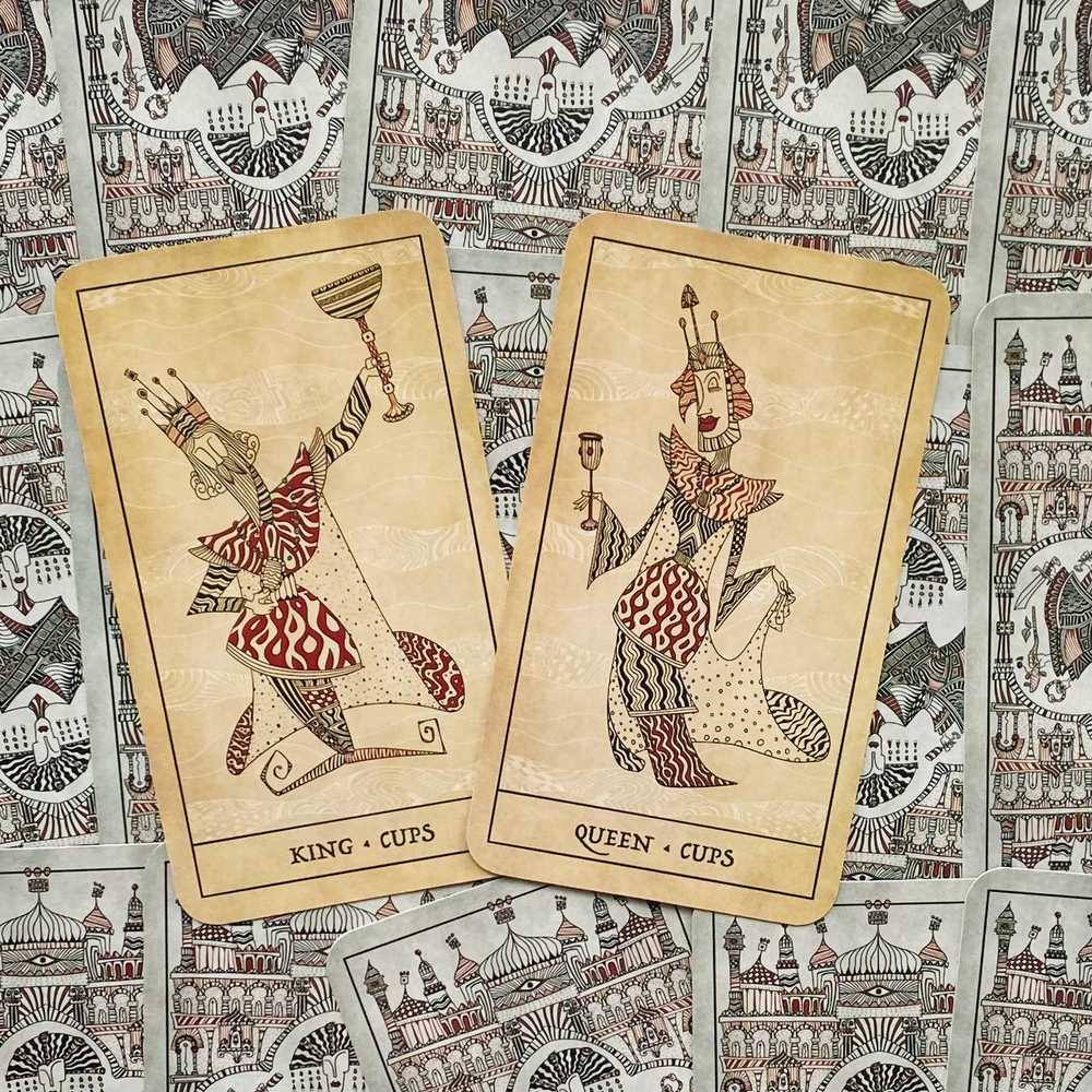 Taro Kortos Tarot Of Light And Shadow Watkins Publishing