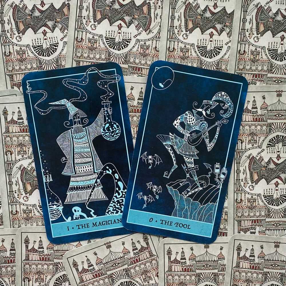 Taro Kortos Tarot Of Light And Shadow Watkins Publishing