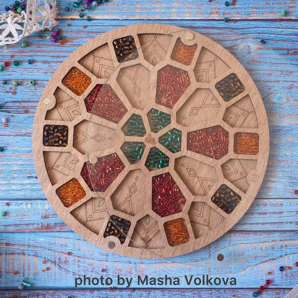 Wonderland Crafts Karoliukų organizatorius su permatomu dangteliu ir magnetu, 19×19 cm