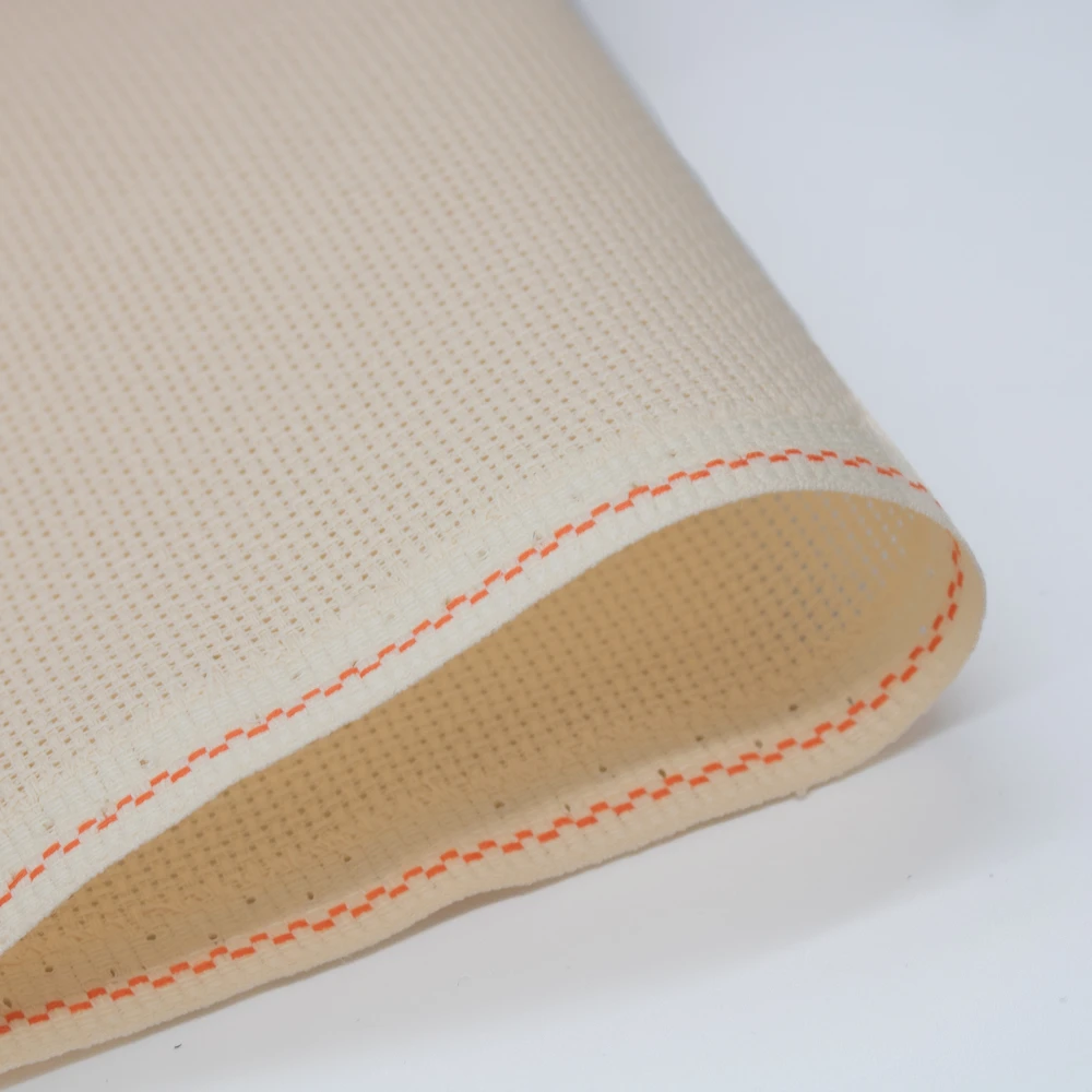 Zweigart Drobe Zweigart Aida 18 ct siuvinėjimui, dramblio kaulo spalvos – 100×150 cm