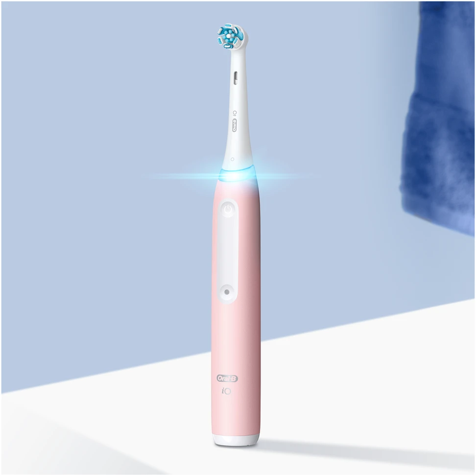 Oral-B | Elektrinis dantų šepetėlis | iO3 Series | Įkraunamas | Suaugusiems | Šepetėlių skaičius galvutės įeina 1 | Number of teeth brushing modes 3 | Blush Rožinė