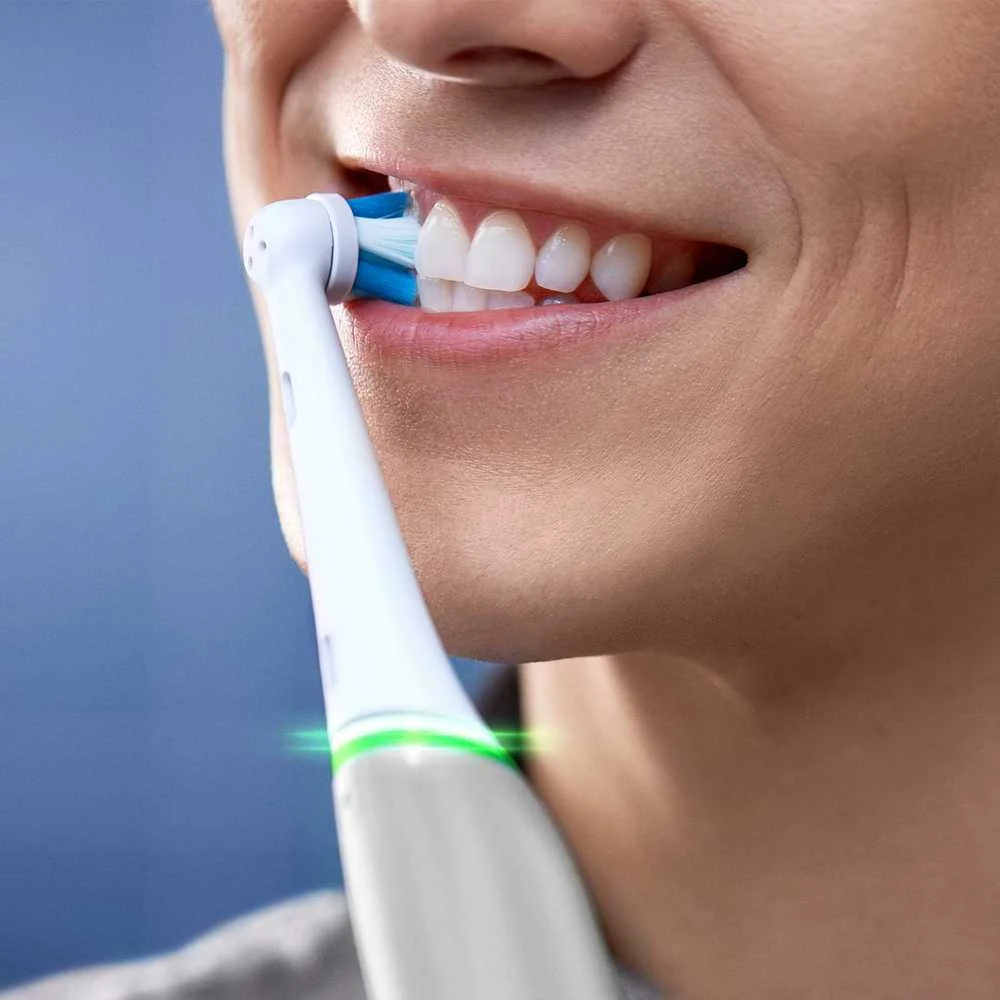 Elektrinis dantų šepetėlis Oral-B iO8, baltas