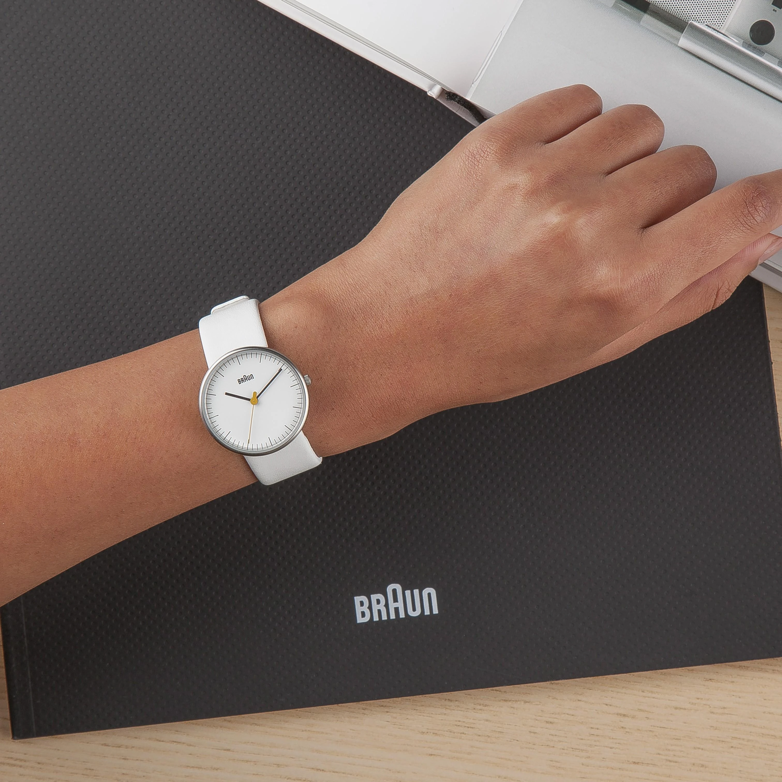 Epiliatorius su pincetu kūnui Braun Silk-epil 7-521 (baltos spalvos)