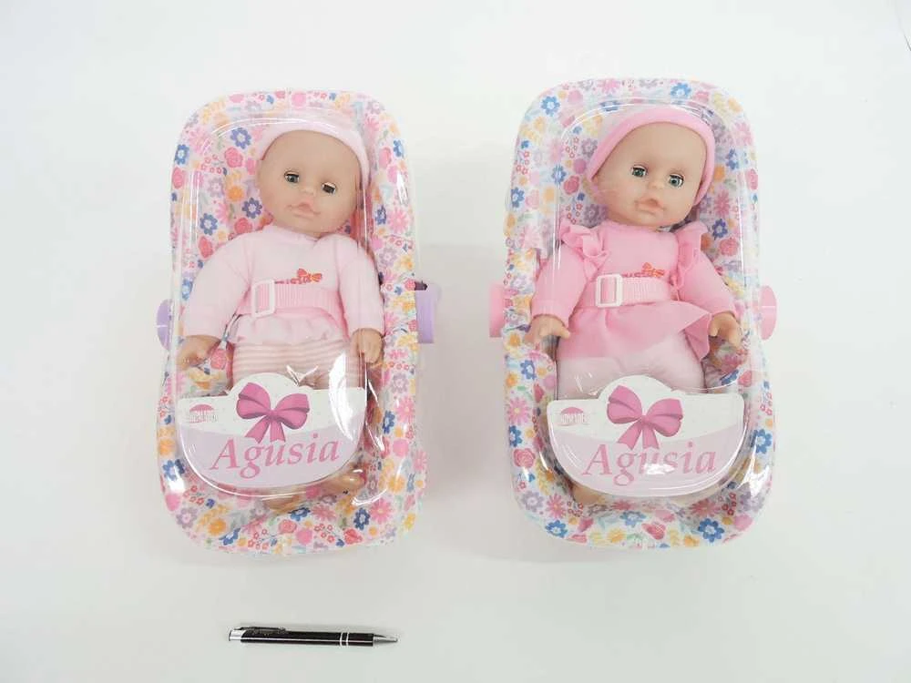 Dromader Doll 29 cm su foteliu (00385)
