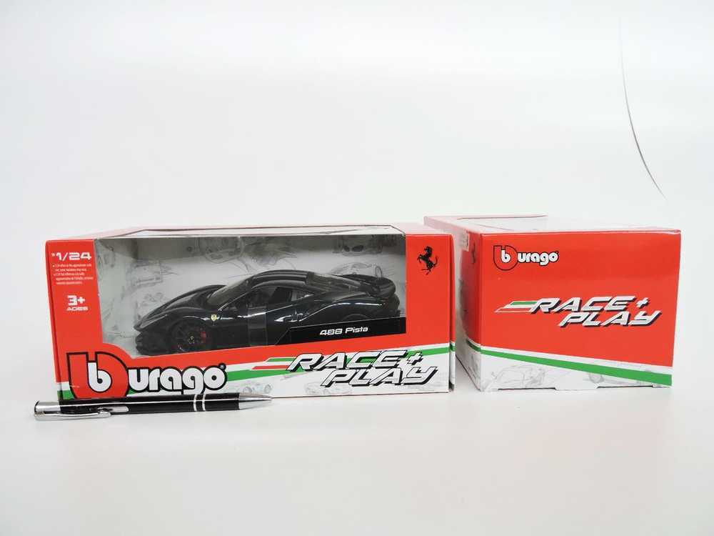 Bburago BBU 1:24 Ferrari 488 Pista BlueWithSilverStr.26026