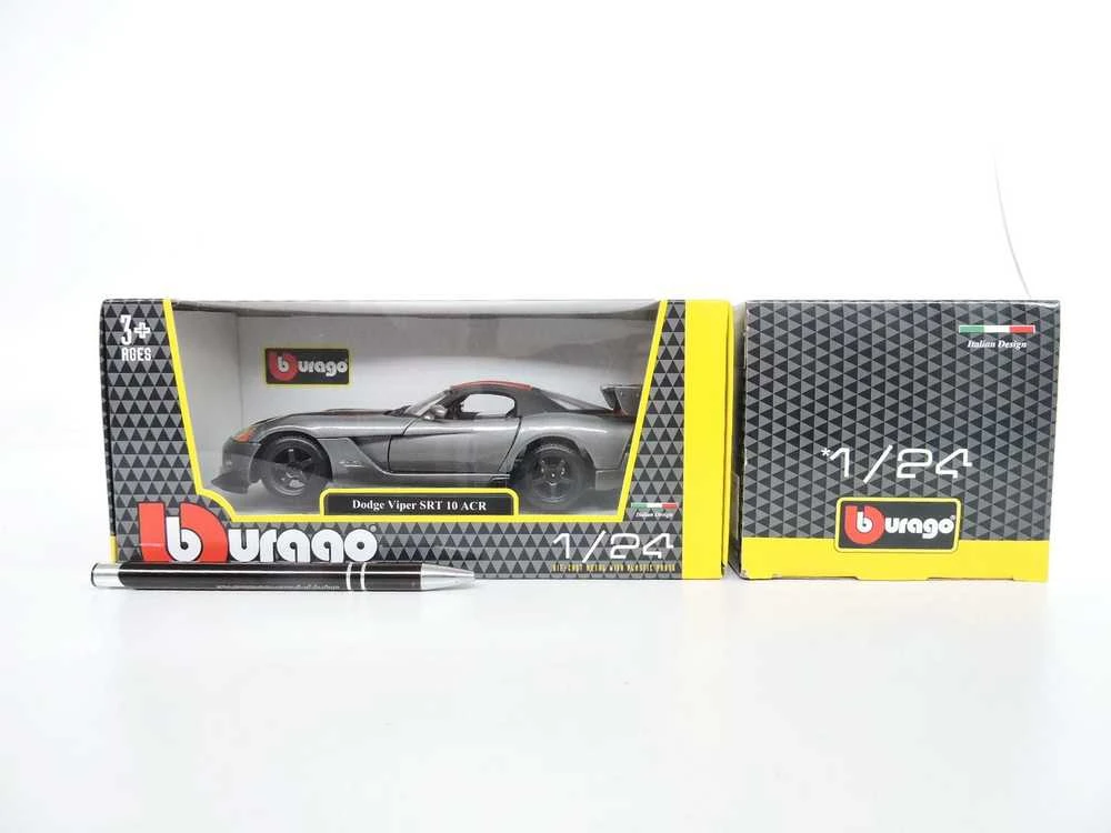 Bburago BBU 1:24 Dodge Viper SRT10ACR Grey_RedStripe 22114