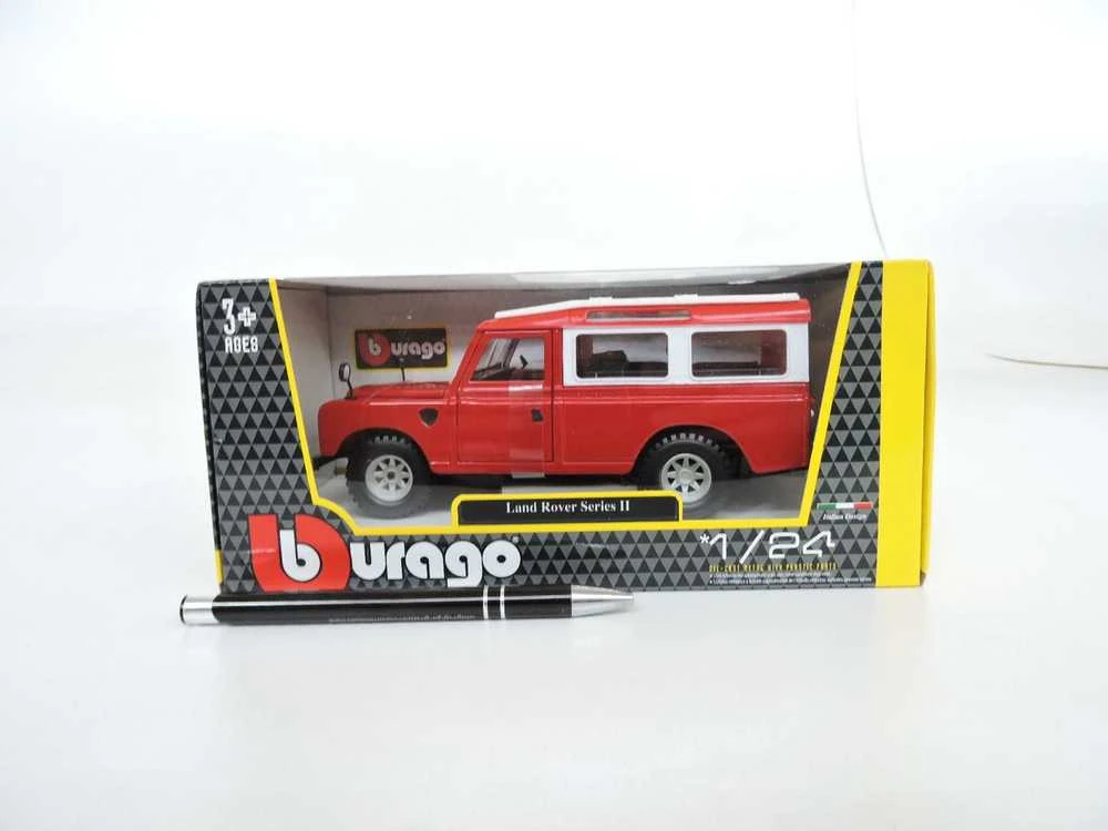 BBURAGO 1:24 automobilių modelis Land Rover Series II, 18-22063