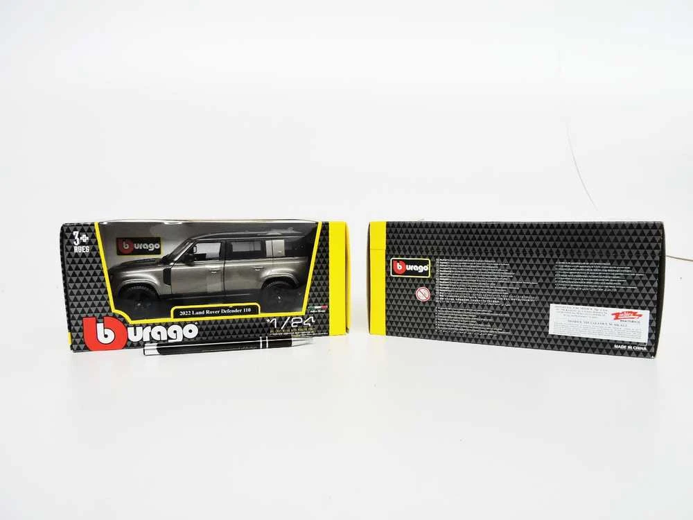 Bburago BBU 1:24 Land Rover Defender 2022 sidabrinis 21101SL