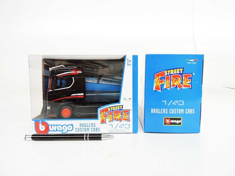Bburago BBU 1:43 Haulers Custom Cabs Scania juodas 32207