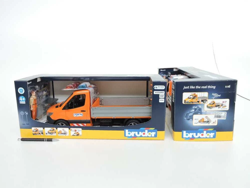 BRUDER MB Sprinter komunalinė transporto priemonė su vairuotoju ir priedais, 02677