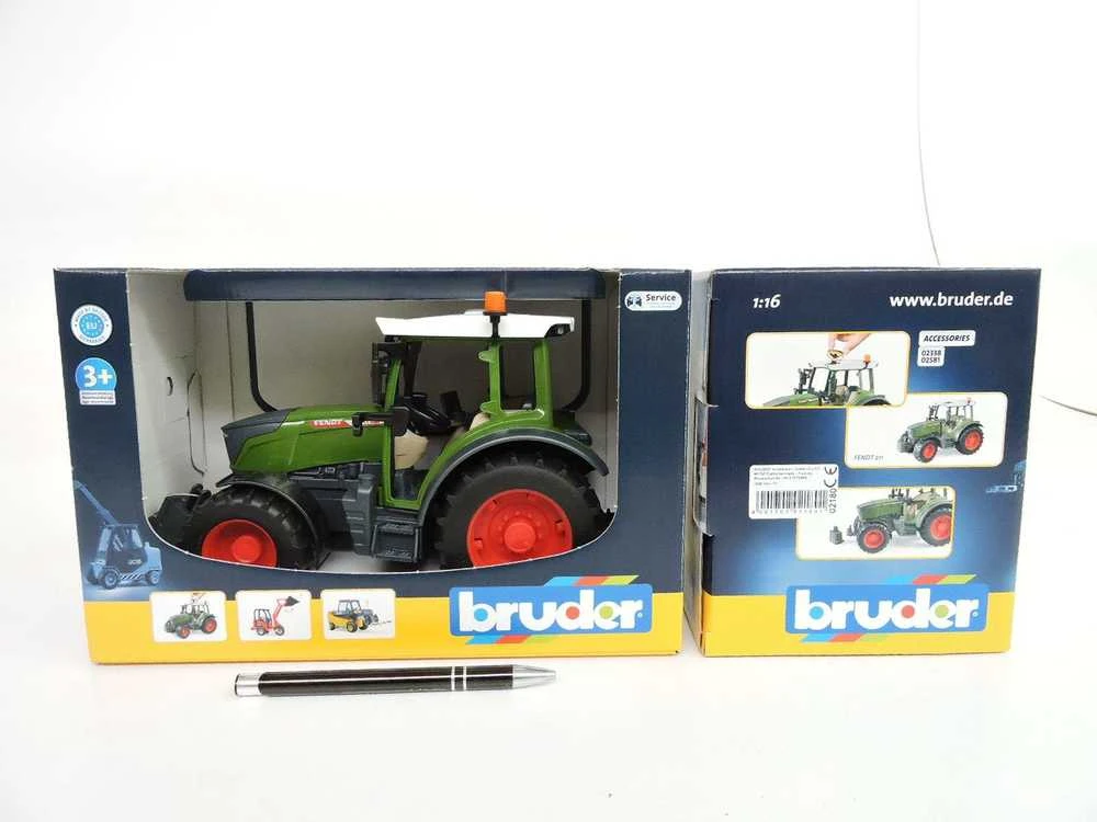 BRUDER 1:16 Fendt Vario 211 traktorius, 02180