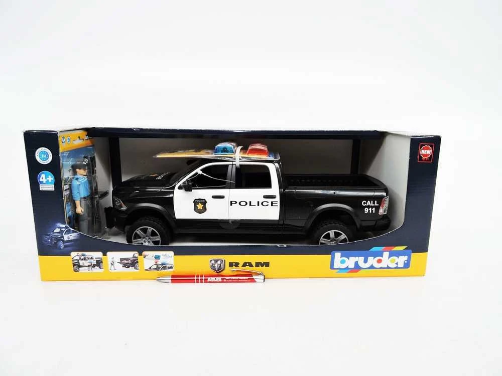 Policijos automobilis su figūrėle Bruder RAM 2500, 02505