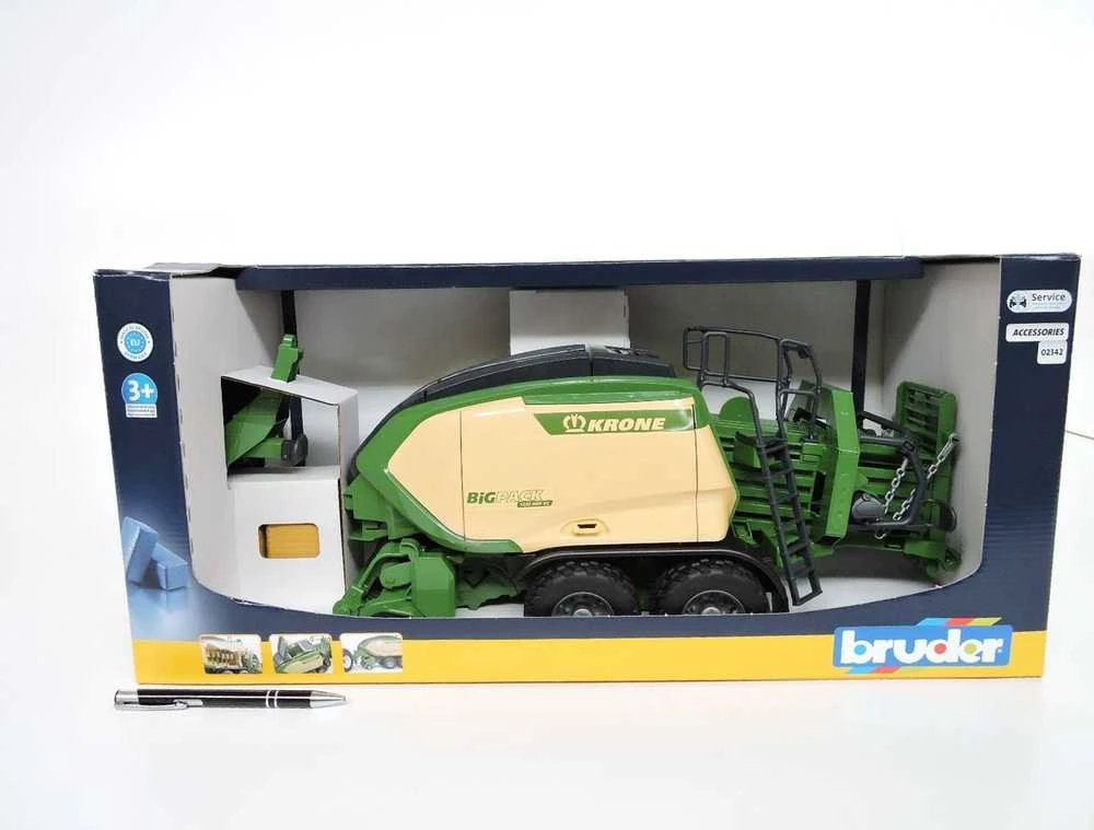 BRUDER Krone BigPack 1290HDP VC presas su dviem šieno ryšuliais, 02033