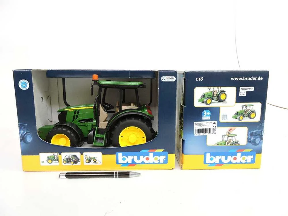 BRUDER traktorius John Deere 5115M, 02106