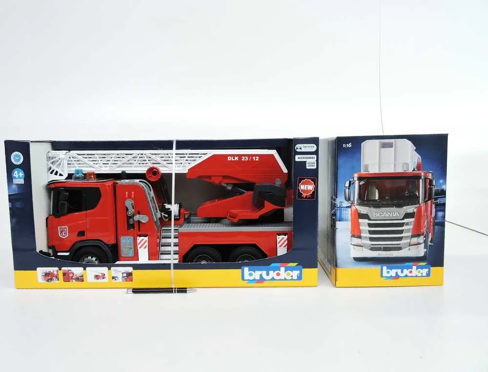 Bruder Žaislinis gaisrinis automobilis Scania Super 560R su vandens pompa