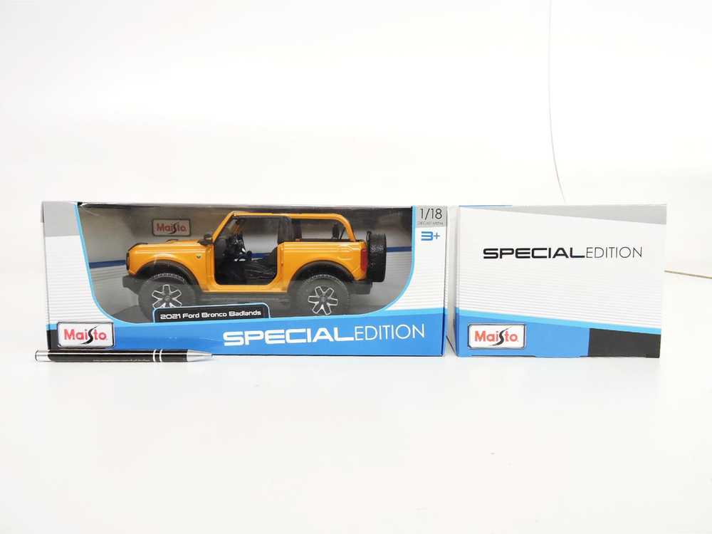 Iscale Ford Bronco Wildtrak, 2021 - 1:18 Maisto