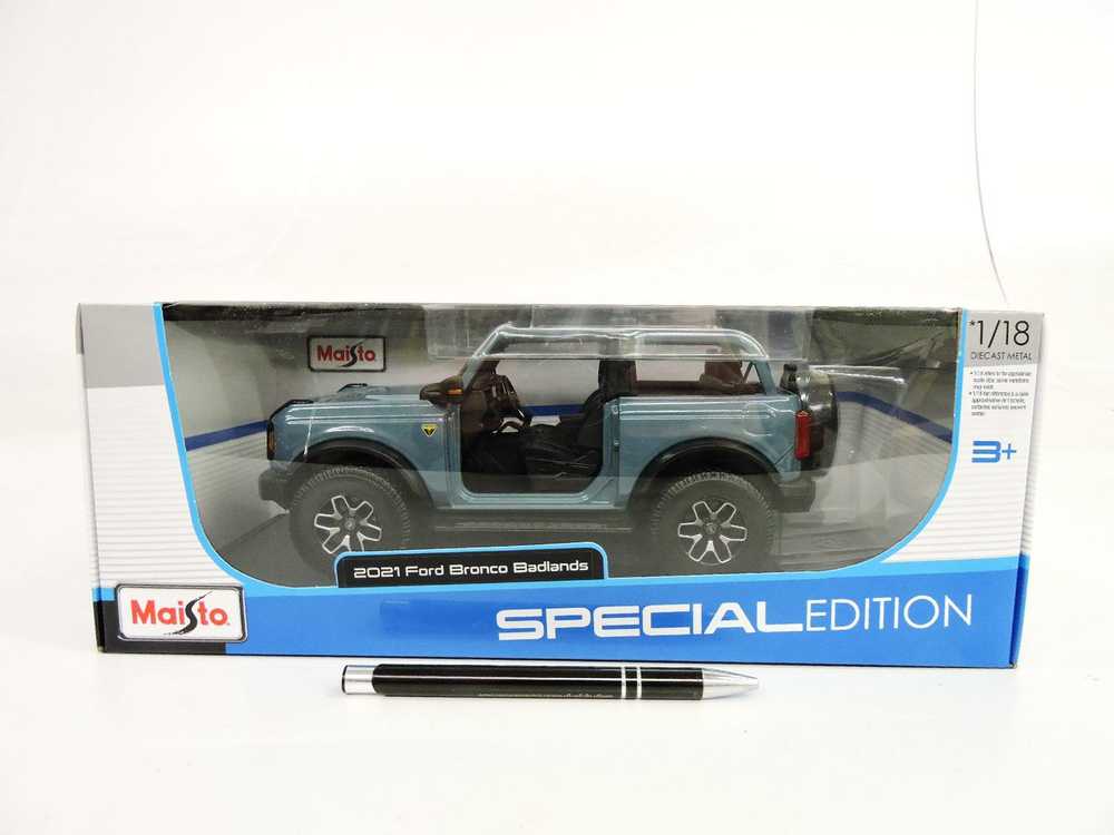 Iscale Ford Bronco Wildtrak, 2021 - 1:18 Maisto