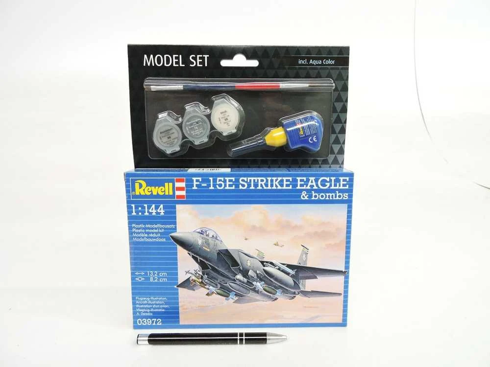 Revell F-15E Strike Eagle 1/144 dovanų rinkinys su bombomis (63972)