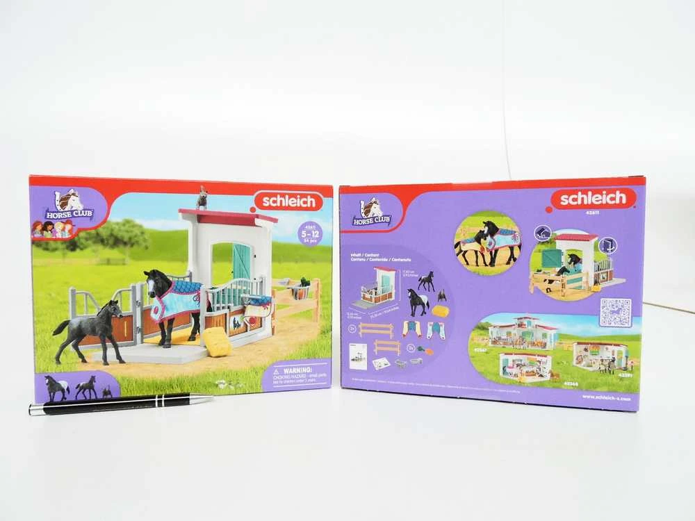 SCHLEICH HORSE CLUB Žirgų aptvaras su kumele ir kumeliuku