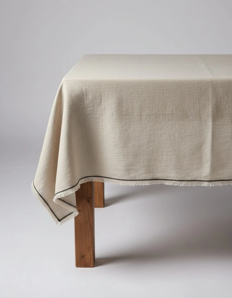 Bazaar Staltiesė 150x250 cm juoda linas