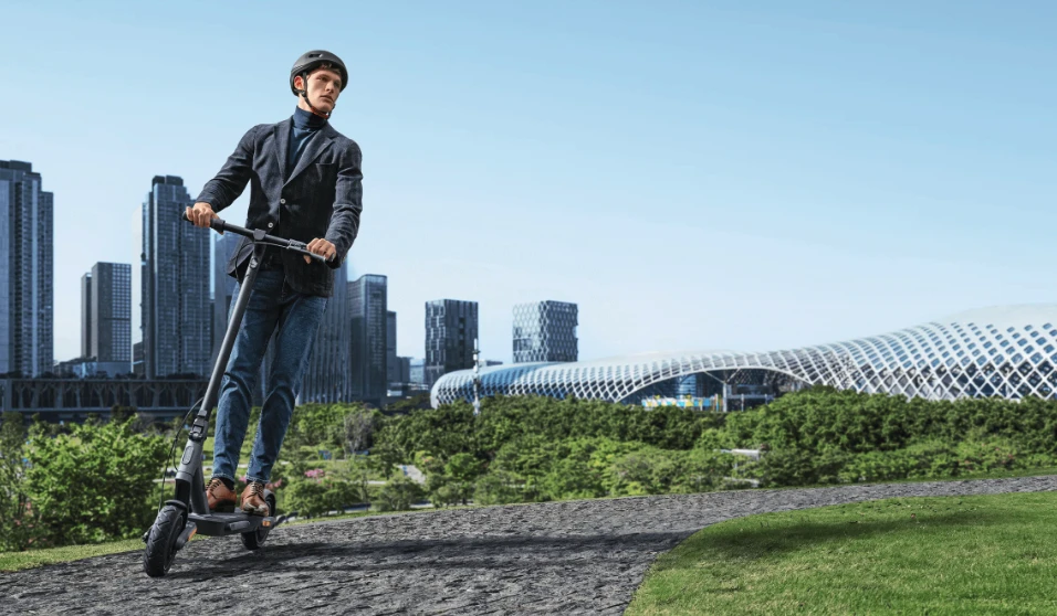 Elektrinis paspirtukas Xiaomi Electric Scooter 4 Ultra | 500 W / 940 W | 25 km/h | 10"