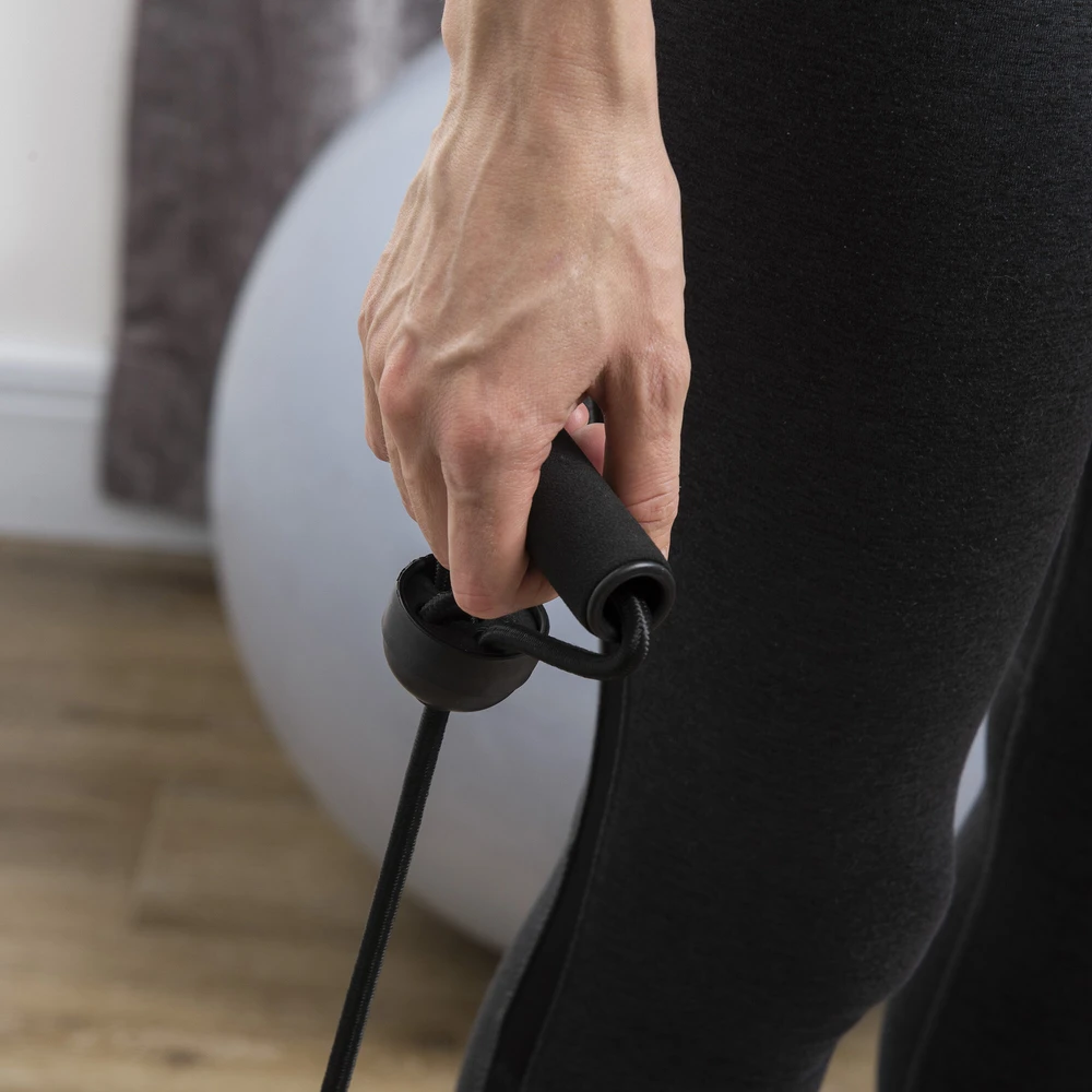 HOMCOM vibracinė platforma, treniruoklis su 2 pasipriešinimo gumomis, 99 vibracijos lygiai, iki 120 kg, viso kūno treniruotėms, 200 W