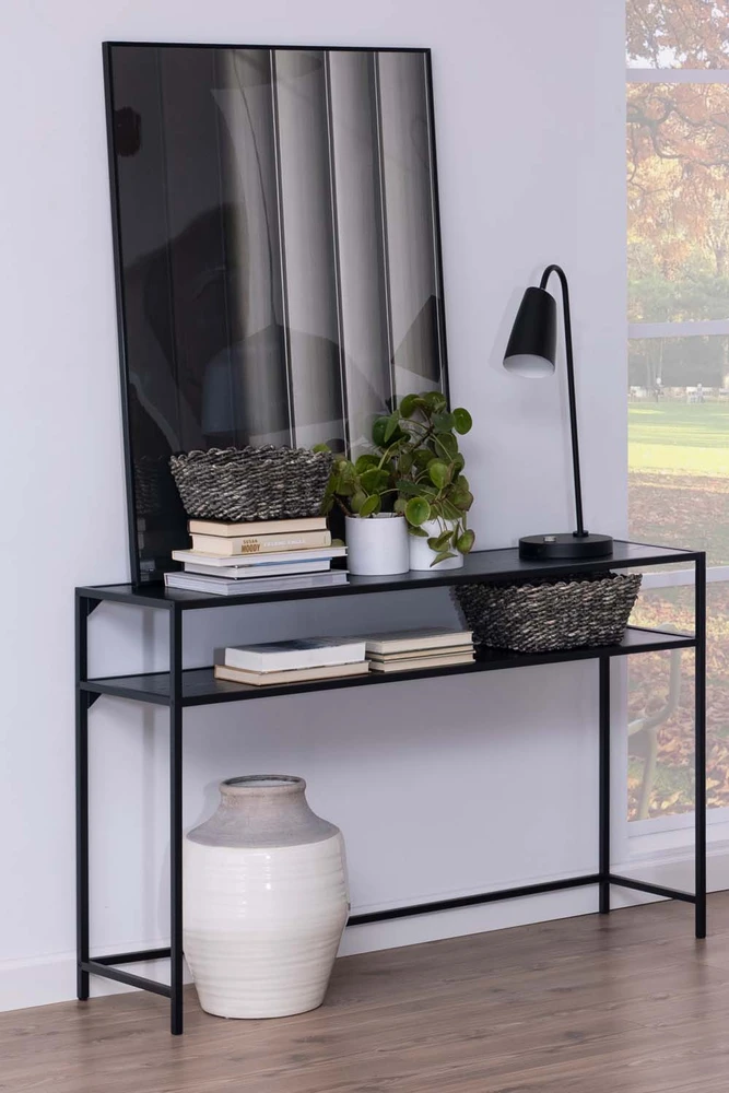 Fotelis Home4You Actona Konsole Seaford Slim juoda