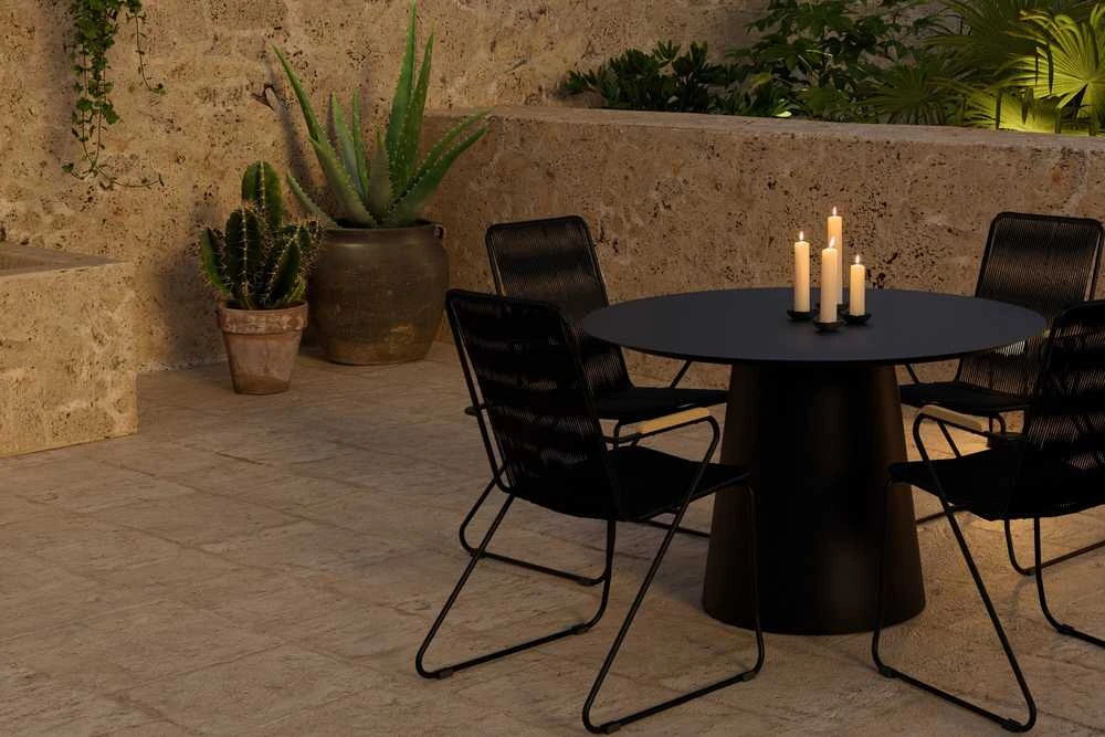 Lauko baldų komplektas Venture Design Valgomojo komplektas Lanzo stalas ir 4 Bois kėdės 120 cm juodos spalvos