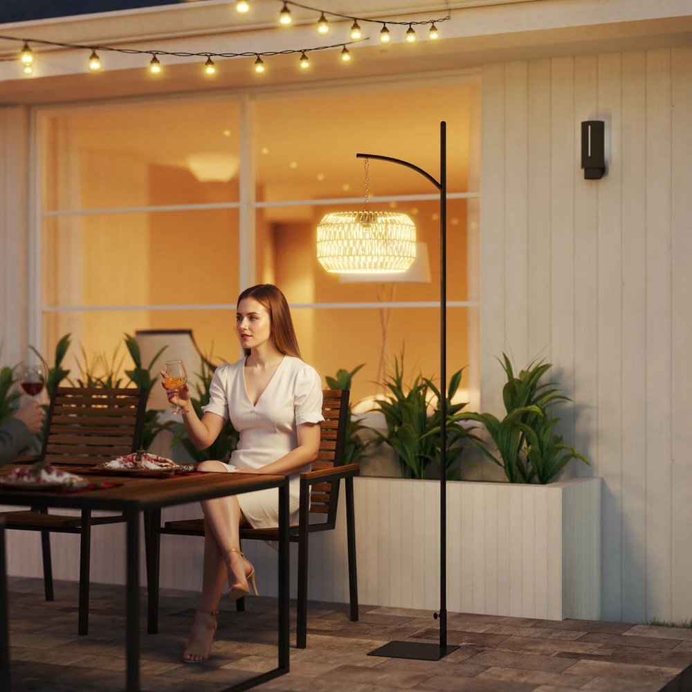 Outsunny saulės energija varoma rotango grindų lempa, saulės šviestuvai su šviesos jutikliu, automatinis boho stiliaus saulės šviestuvas, IP44 atsparus vandeniui, lauko žibintas sodui, balkonui, kiemui