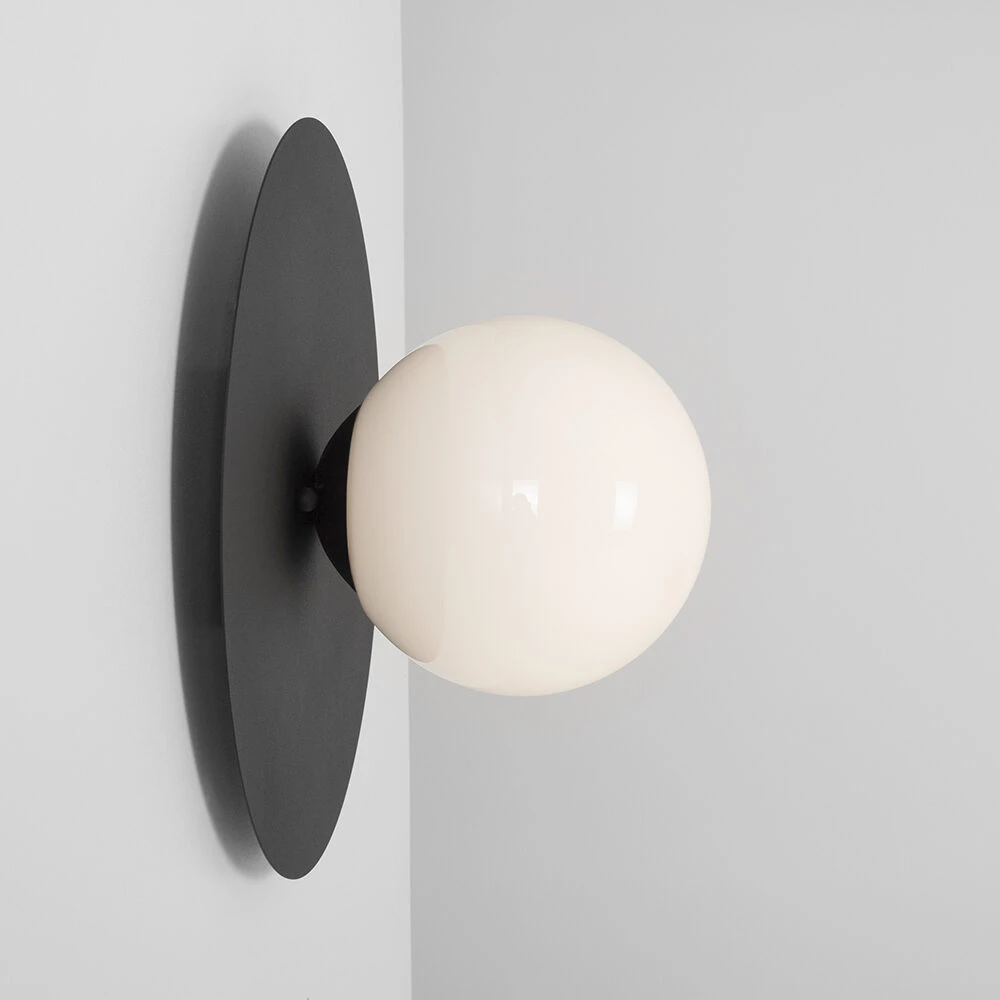 Pakabinamas šviestuvas Customform Sieninė lempa, SKIVA BALL M, 0.24x0.4 m, Juoda