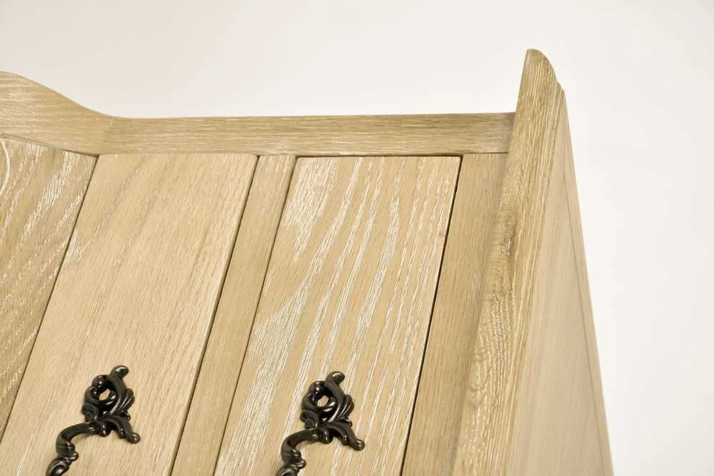 Prie lovos staliukas, Venezia Oak, Šviesus natūralus medis
