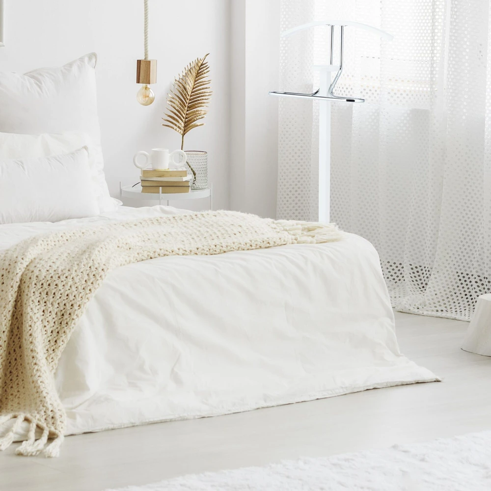 Relaxdays Baltas valet stovas